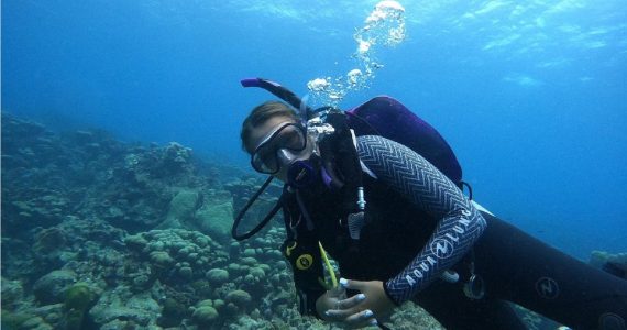 Diver-Over-Coral-Reef
